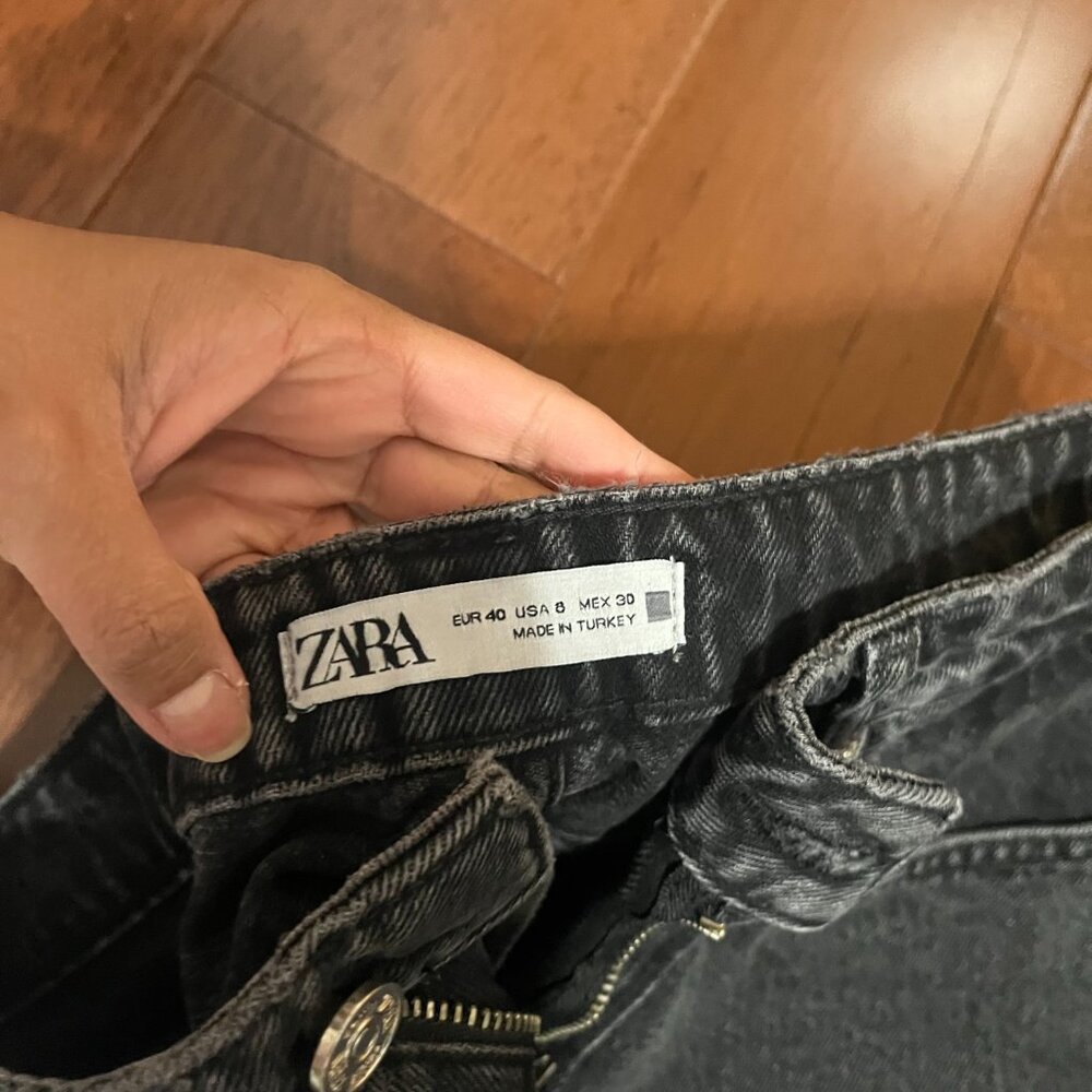 Zara Straight Mid Rise Jean - Picture 3 of 3